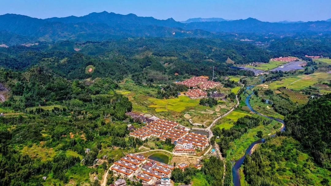 以全域土地综合整治助力广东“百千万工程”，全域土地综合整治1