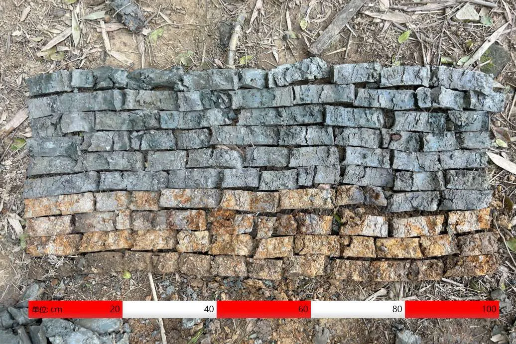 智慧博物馆， 图六 古城水坝坝体钻芯显示的淤泥坝芯和黄土外壳